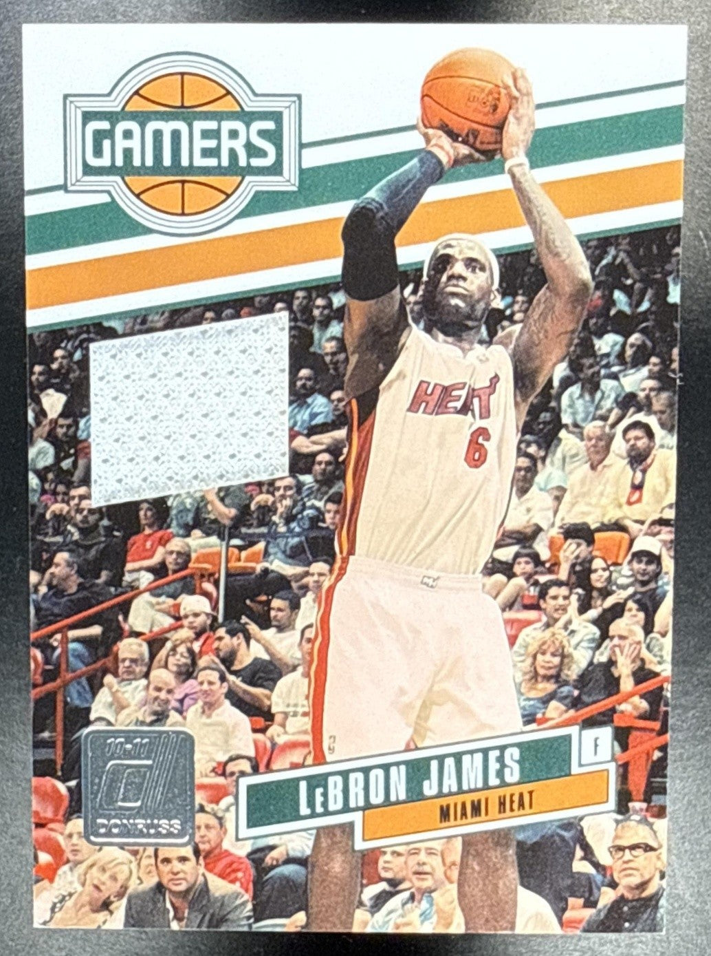 2010-11 PANINI DONRUSS LEBRON JAMES #3 GAMERS MATERIALS 206/299 HEAT